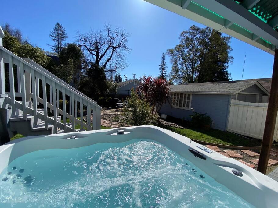 Downtown Napa Hot Tub Retreat - 3 Bed L 2 Bath Villa Bagian luar foto